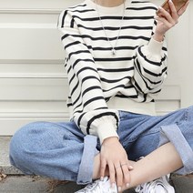 빼빼 여성용 라운드넥 뒷버튼 퍼프소매 스트라이프 니트티셔츠