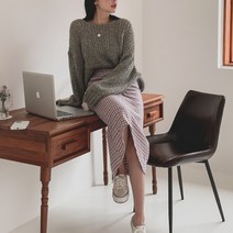 럽스 파파 입술넥 루즈핏 니트