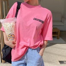 시크블랙 여성용 헤르벨 오버핏 영문 레터링 라운드넥 형광 반팔 티셔츠 cpt12365k33