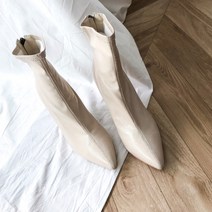 코지 홀리데이 뾰족코 심플 니삭스 9cm 앵클부츠