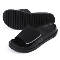 프로스펙스 2001부평 3.5cm의 키 높이 효과와 푹신한 쿠션감을 느낄 수 있는 두터운 풋베드 미끄럼 방지 효과 슬리퍼