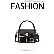 러블리(lovely) 사계절 여성 패션 숄더 크로스백 Black 체크디자인 크로스백