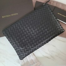 보테가베네타 명품명품보테가베네타 인트레치아토 공용 스몰 클러치 양가죽 블랙 256400 V0010 1000