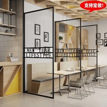 사 자 정의 단철 스크린 파티션 산업 바람 천장 레스토랑 사무실 바 장식 철조망 파티션 벽, 빨간색 한 사각형