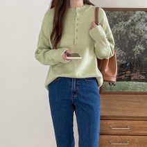 코지23 / 여자 기본핏 미니멀 페미닌무드 마카롱 단추 니트