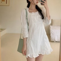 [랜덤플레이] 스퀘어넥 프릴 원피스