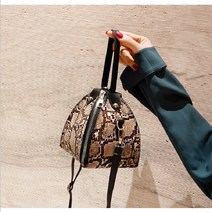 메신저백 미니 가방 크로스 바디 새로운 디자인 레오파드 뱀 패턴 휴대용 삼각형 패션 pu 지퍼 작은 양동이 핸드 Сумка Женская