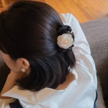 [블링살롱made/국내제작] 블랙 라인 까멜리아 동백꽃 핸드메이드 올림머리 헤어 집게 올림머리핀 플라워 빅사이즈 집게핀 2컬러