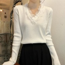 [랜덤플레이] 플라워 레이스 브이넥 슬림핏 골지 니트