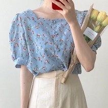 어블루문 플라워 튤립 스퀘어넥 콩단추 블라우스