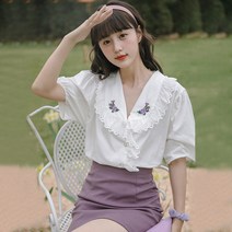 여름 부드러운 느낌 자수 퍼플 플라워 레이스 터틀 브이넥 버클 여리여리셔츠녀
