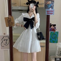 가바바 여성 미니 원피스 자칫 밋밋할 수 있지만 왕리본으로 포인트를 줘 유니크함이 더 해진 원피스 G61800