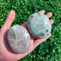 상쾌한숲 지구에너지 그린문스톤 원석 핸드스톤