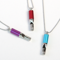 (문스샵) 컬러 스틸 메탈 호루라기 목걸이 호신용 미니 작은 호각 아동 어린이 남녀공용 심판 코치 신호 비상 방범 초등학교 체육대회 경기 스포츠 커플 여자 남자 군번목걸이 악세사리