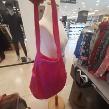 알다 초경량 가벼운~간단~간편~엣지~스퇄일리시한~가성비가 뛰어난~상큼 발랄한~귀엽구 깜찍하게~포인트 들수 있는~사랑스런~핫~핫한~그물 캐쥬얼~핫핑크 그물가방~추천~강추~