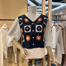 [도로시홀릭(대백)] [대구백화점SG] D23A44405_플라워 뜨개 사각 블라우스