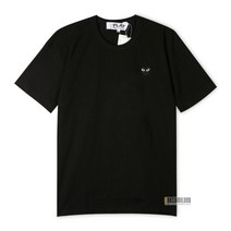 꼼데가르송 남성 하트 와펜 블랙 반팔티 AZ T064 051 1