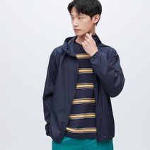 유니클로 바람막이 남자 조경량 포켓터블 자외선 차단 재킷 네이비