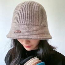 럭셔리 [여성 니트 벙거지 모자] 평범하지 않은 독특한 니트소재와 고급스러운 디자인의 버킷햇