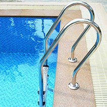 수영장 사다리 발판 계단 안전바 스텝 스테인리스 스틸 및 디자인 접이식