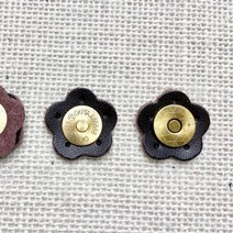 헤세드 NEW)2.5cm 꽃 가죽 자석단추 스냅단추(1쌍), 진브라운