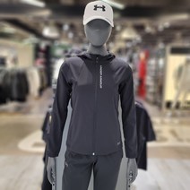 [언더아머] NC강남점 편안한 스판성의 슬림스타일 러닝자켓 여성 UA 아웃런 더 스톰 재킷 블랙 1377043-[002]
