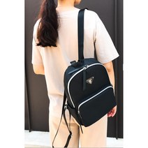 여자 출근용 미디움 블랙 백팩 / 출퇴근 수납 매력적인 캠퍼스룩