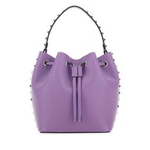 23SS VALENTINO GARAVANI 라일락 레더 락스터드 버켓 가방 2W2B0L31VSF 699