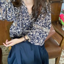 보헤미안 블루 플라워 패턴 태슬 벌룬 소매 블라우스 에스닉 잔꽃 퍼프 소매 핀턱