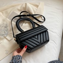 나의 해방일지 김지원 이엘 가방 핸드백 서지혜 박지현 이성경 스타일 패션 백 심플 방 유