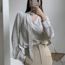 플라워 나염 브이넥 리본타이 블라우스