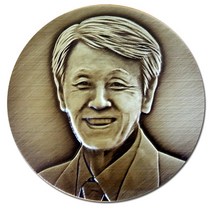 기념테크 원형 입체 조각사진-소형. 얼굴조각 동판사진. 상패 감사패 영정사진 신쭈