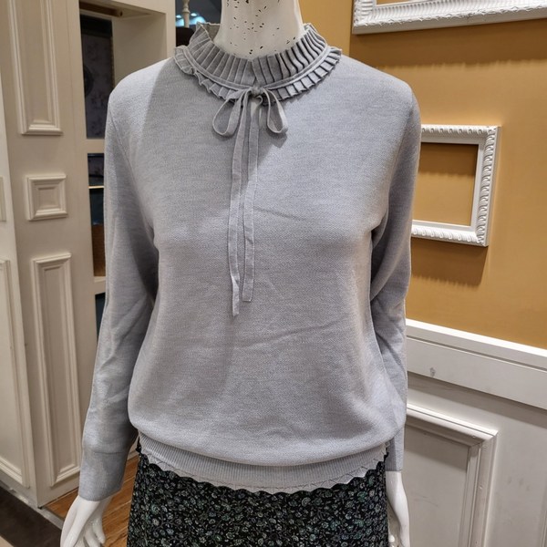 BCBG 니트: 고급스러움과 편안함을 동시에, 당신의 스타일을 완성하세요!  (BCBG Knit, 니트웨어, 럭셔리 니트, 여성 니트, 가을겨울 니트)