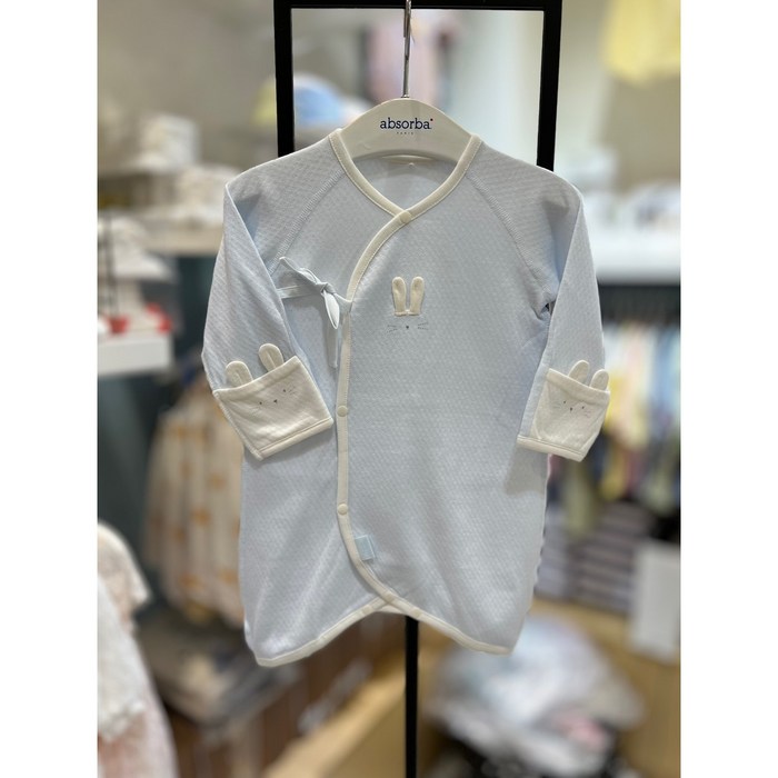 압소바 가을 60 가을 겨울 입기 좋은 두께감의 배냇가운 가운스타일로 배 나올 걱정없이 모달 원단으로 더욱 부드럽게리틀버니모달배내가운