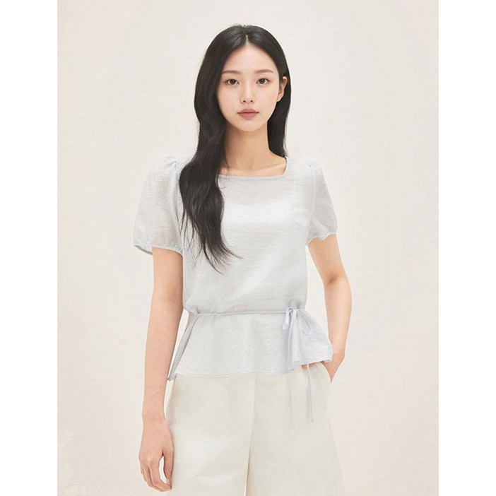 ROEM 스퀘어넥 프릴 블라우스 RMBLG26RT2