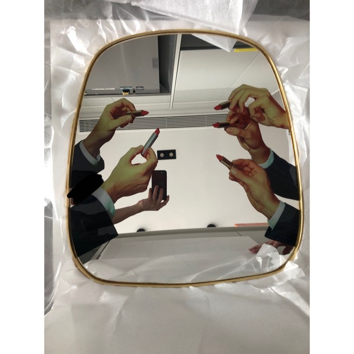 셀레티 x 토일렛페이퍼 립스틱 거울