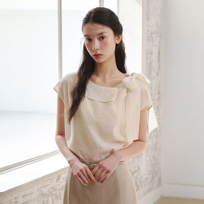 잇미샤 [25 S/S] 타이 변형 블라우스 ITP5ZBL770 197361