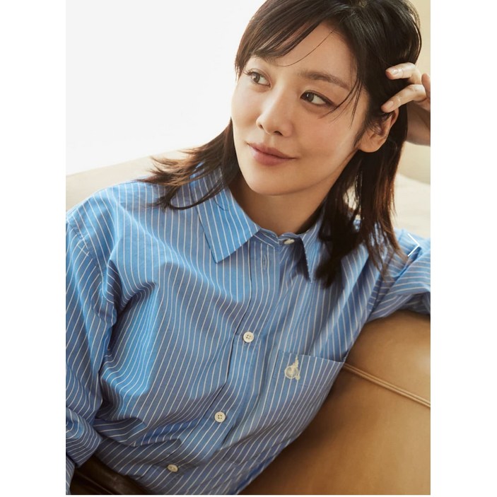 빈폴레이디스 블루 스트라이프 세미 오버핏 셔츠 - 스카이 BF5864C03Q