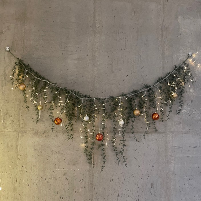 모리앤 크리스마스 180cm 스프레드 가랜드  장식볼  커튼조명 세트