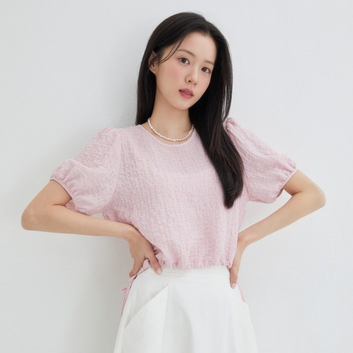 로엠 크링클 크롭 반팔 블라우스