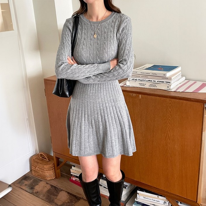 마쿠쿠 라운드넥 긴팔 여성 케이블 꽈배기 A라인 미니 니트 원피스