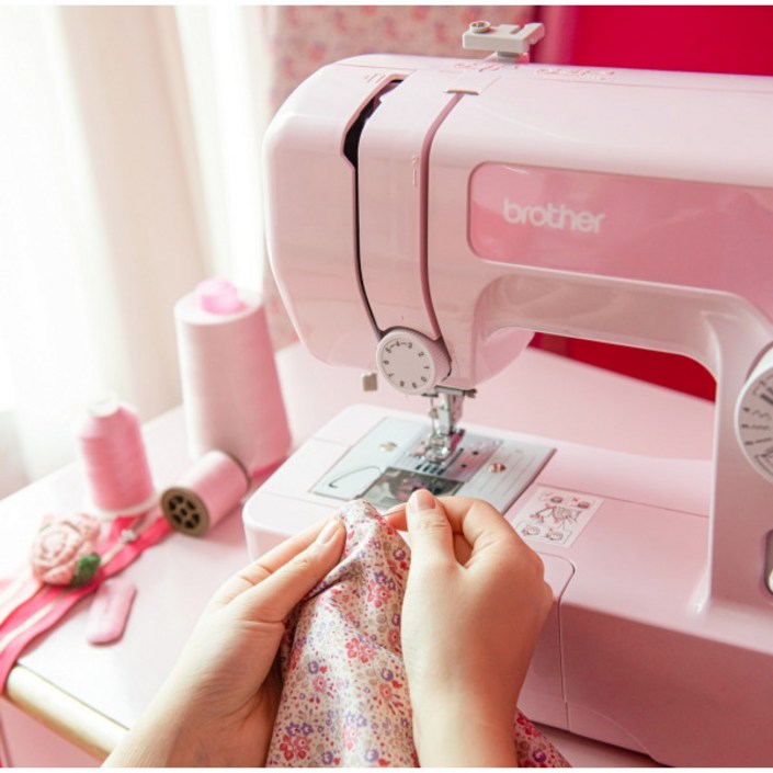 [부라더미싱] ★풀구성★60주년 기념 핑크미싱 P17K (와이드테이블+핑크용구함+노루발3종+패턴3종+수강증3매)