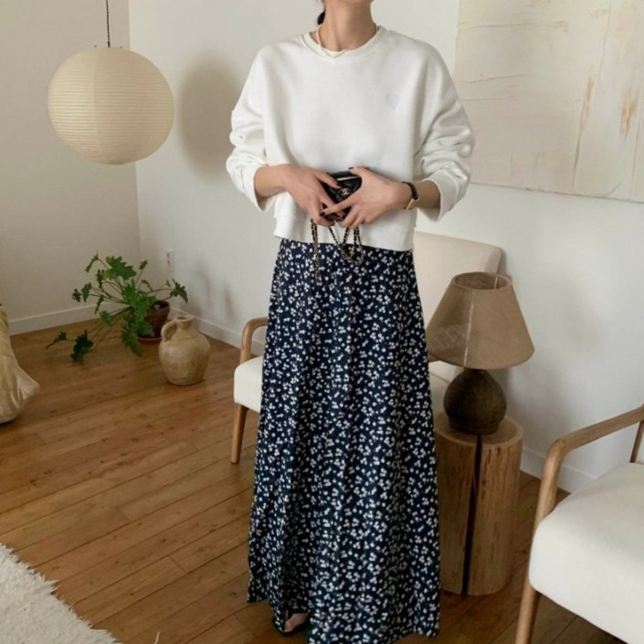 루어스룸 다이노 루즈핏 가을 간절기 라운드넥 긴팔 여자 세미 크롭 맨투맨 티셔츠