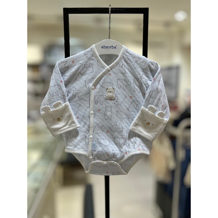 압소바 겨울 60 슈트 디자인의 배내저고리 속싸개 없이도 배앓이 걱정 없이 귀여운 곰돌이 패턴이 포인트 겨울용 원단타노배내슈트