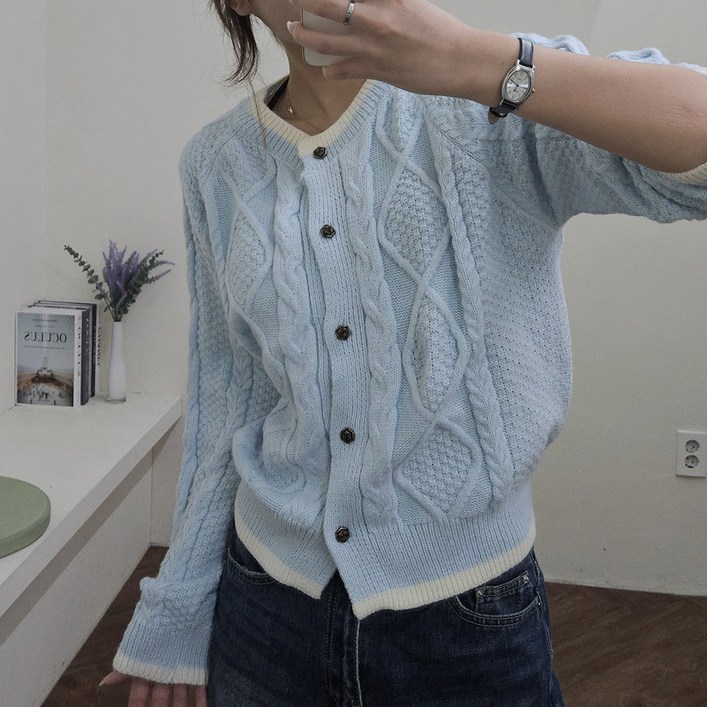 바이어스 여성 꽈배기 장미단추 니트 배색 기본 가디건