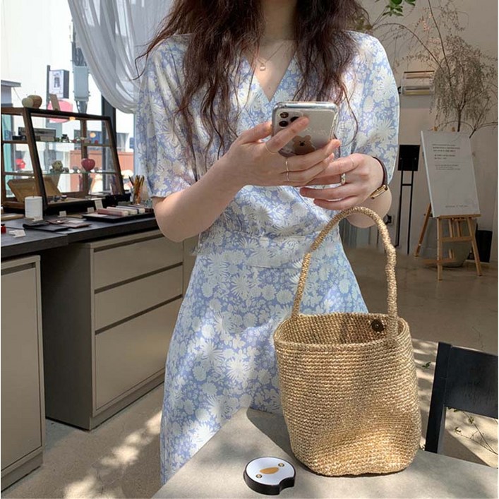 루어스룸 수국 잔꽃 플라워 패턴 랩 브이넥 반팔 소매 쉬폰 플레어 데이지 랩스타일 롱 원피스