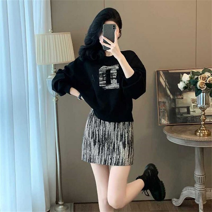 TKX 여성 가을 맨투맨 상의 긴팔 A라인 스커트 세트 모던 스타일 고급스러운 디자인 트렌드 스타일 KW69