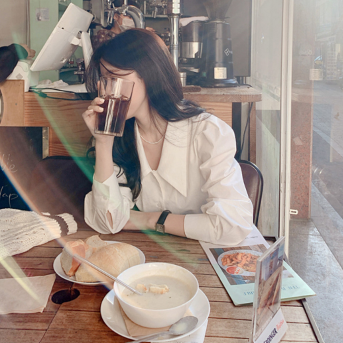 여성블라우스 숄더 카라 화이트 셔츠 하객룩 오피스룩 블라우스