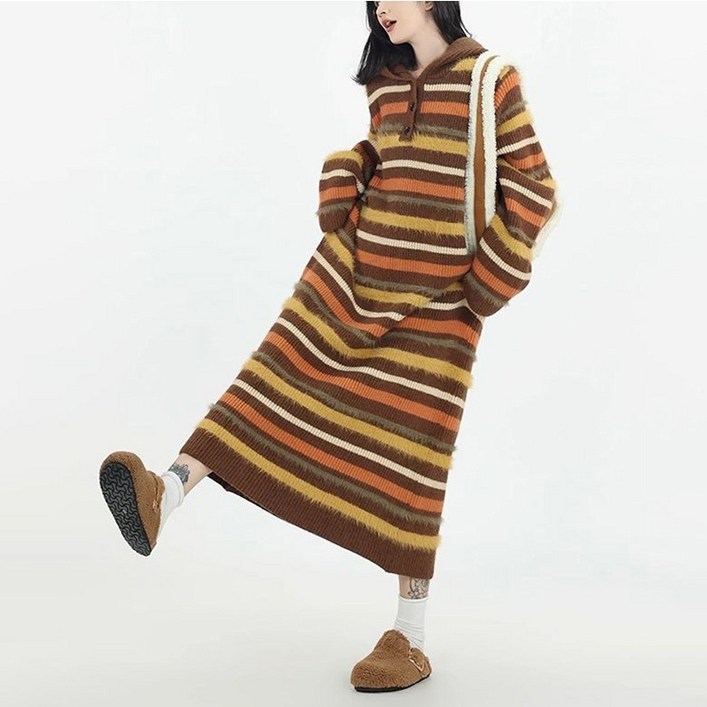 POMTOR 가을겨울 캐주얼 배색 스트라이프 니트 스웨터 미디 가디건 후드 롱 스웨터 원피스 커플룩