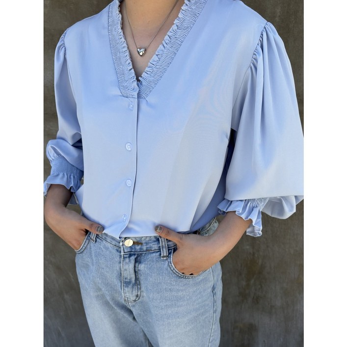가을 루즈핏 여성 데일리 프릴 블라우스